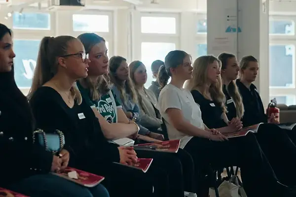 Teilnehmerinnen bei einer Masterclass von Your Money, Your Move 2026